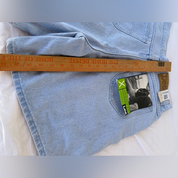 Vintage Lee Relaxed Fit Light Blue womens Denim Shorts - Picture 4 of 10